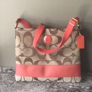 Signature C Coach Messenger